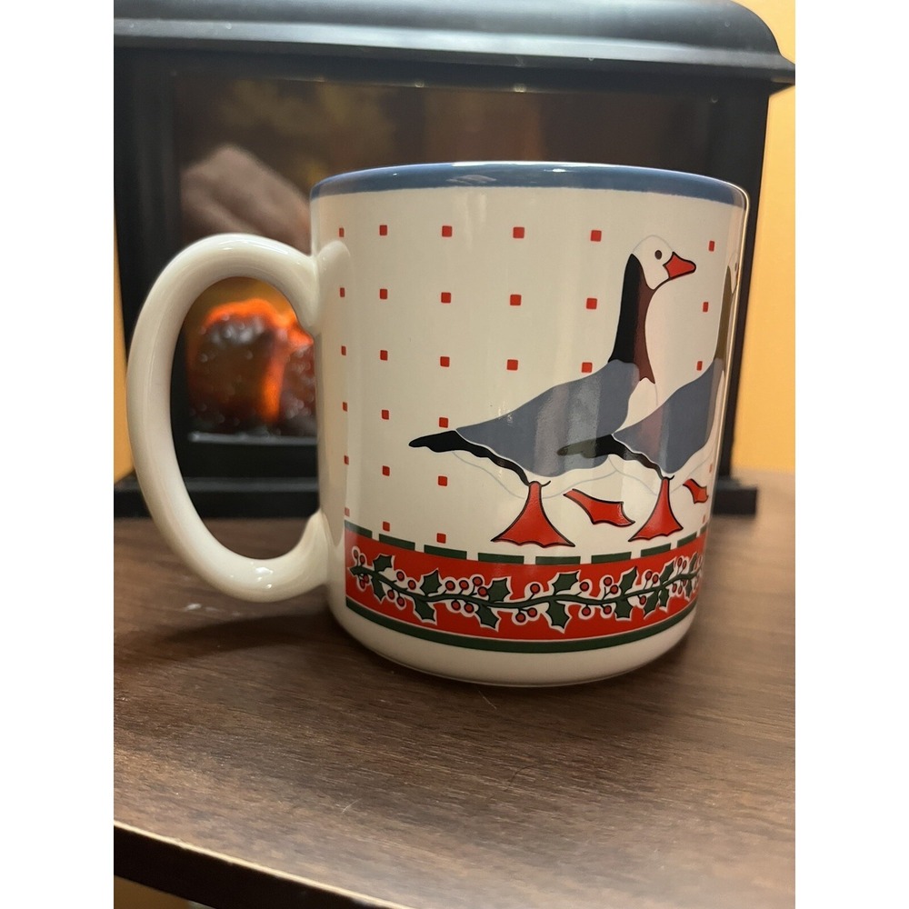 Potpourri Press Christmas Mug , Ducks / Geese , Holly, Festive , Vintage - Picture 3 of 5